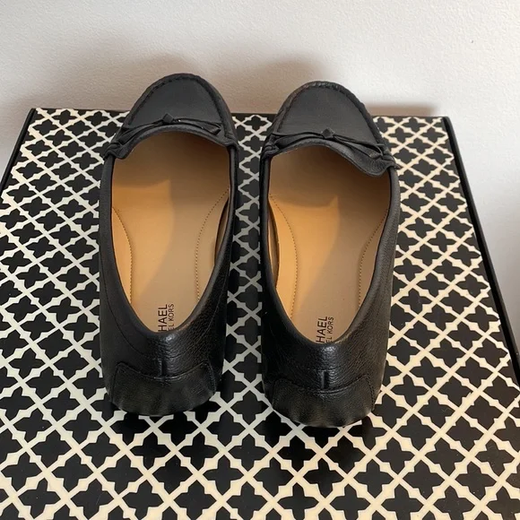 Excellent gently used condition leather loafers - Picture 2 of 7